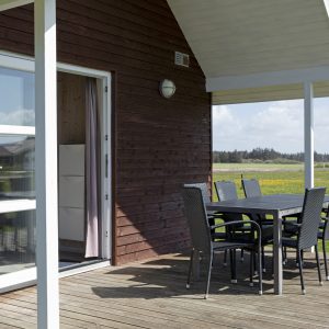 Loekkenhytte-med-spa-terrasse-6 Terrasse med havemøbler i Løkkenhytte med spa