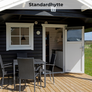 Standardhytte-terrasse Terrasse med havemøbler ved standardhytte